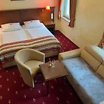 Hotel Medaillon 4*